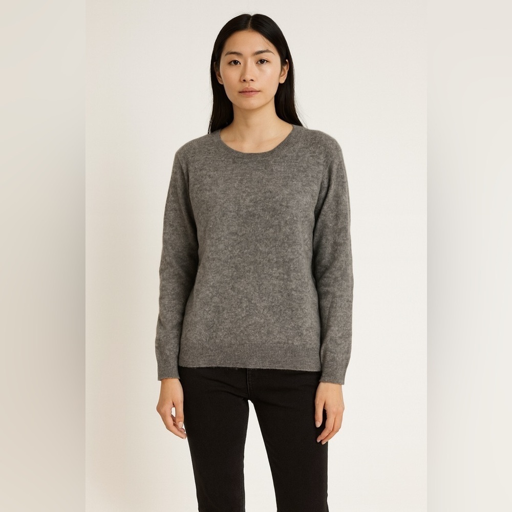 Gap 100% Cashmere Grey Sweater - Size Small